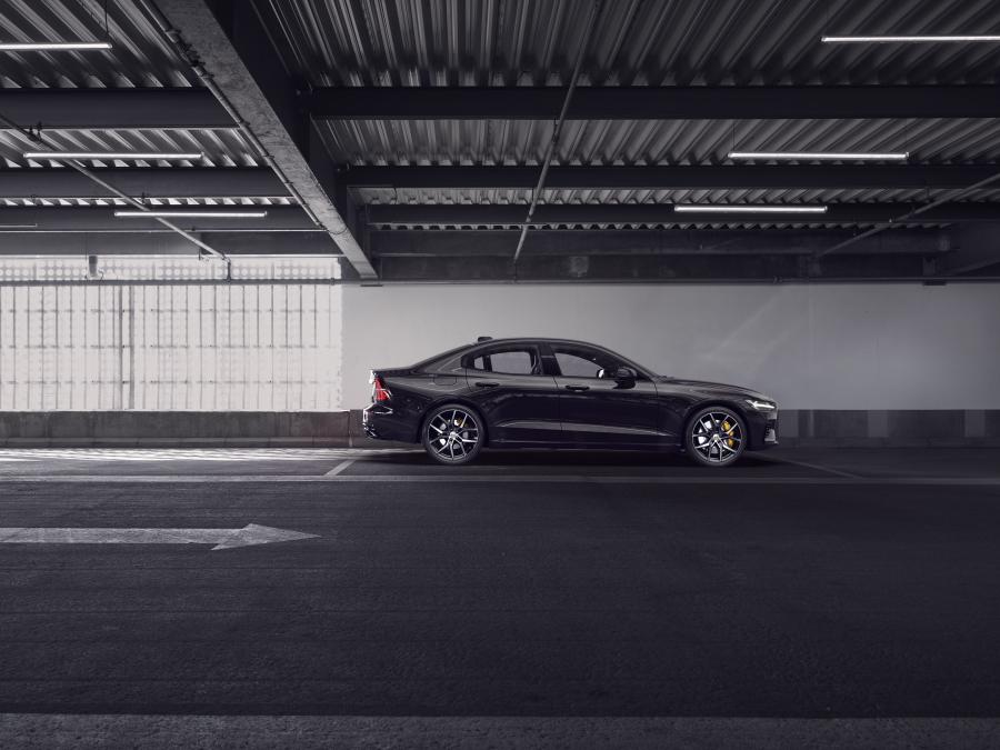  Volvo S60 T8 Polestar Engineered 2018 года  (WW) (фото 19 из 51)